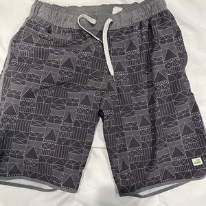 Vuori Banks Shorts. Size Small